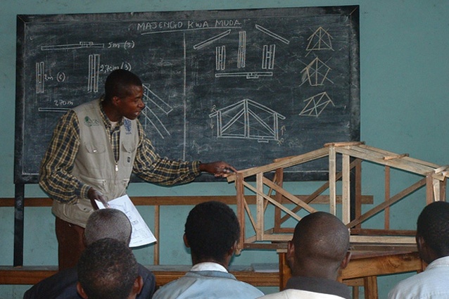 Basic training in key construction principles for a self-help housing project in Goma, Democratic Republic of Congo, managed by Graham Saunders/Steven Michel for CRS/Caritas Goma.