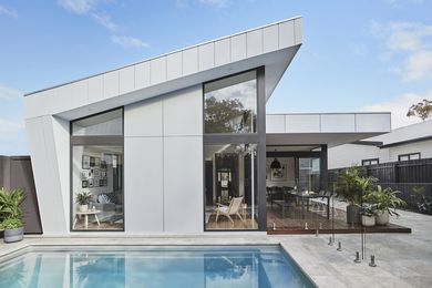 This house in Williamstown, Melbourne features the Scyon Walls range by James Hardie, including Matrix and Stria cladding.
