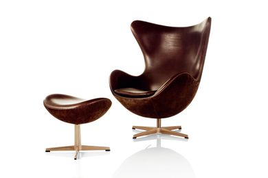 Egg Chair (1958) by Arne Jacobsen for Fritz Hansen.