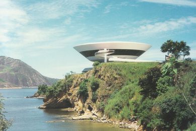 Oscar Niemeyer, Museum of Contemporary Art Niterói (1991-96) 15km south of Rio de Janeiro.