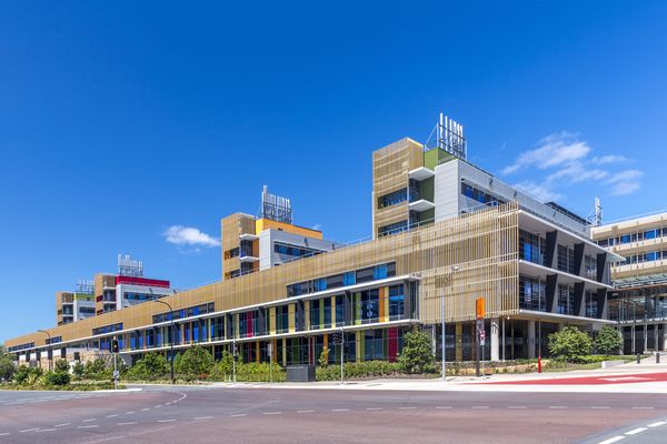 Sunshine Coast University Hospital by Architectus Brisbane and HDR Rice Daubney as Sunshine Coast Architects was awarded with the Gabriel Poole Award for Building of the Year.
