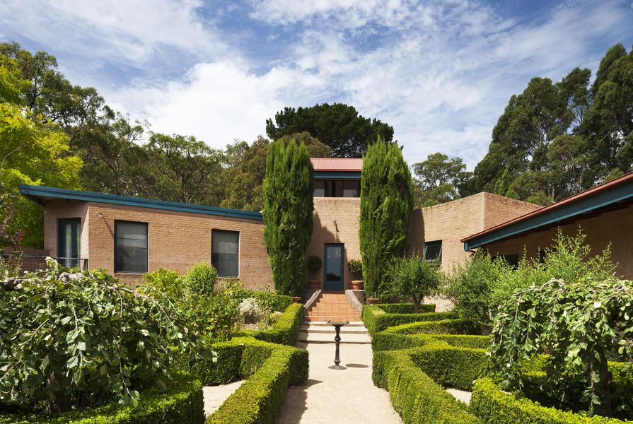 Merli House is inwardly focused on a beautifully planted courtyard, which serves as a sanctum for the family and an occasional venue for open days and wine-tasting events.