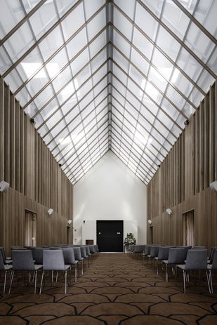 At the Boyd and Renowden Chapels at the Springvale Botanical Cemetery in Melbourne, clarity was Lovell Chen’s primary aim.