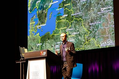 Historian, artist and theorist, Jorge Otero-Pailos (Columbia University) speaking at the 2013 National Architecture Conference – Material.