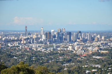 View of Brisbane from Mt Coot-tha Lookout during the day  by Lachlan Fearnley, licensed under CC BY-SA 3.0