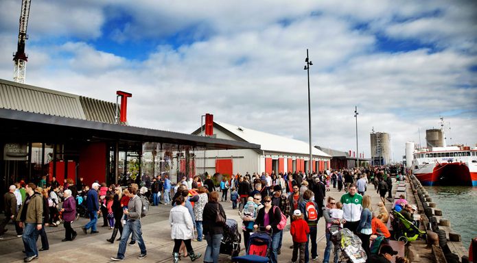 North Wharf Promenade, designed by Wraight + Associates and Australian firm Taylor Cullity Lethlean.