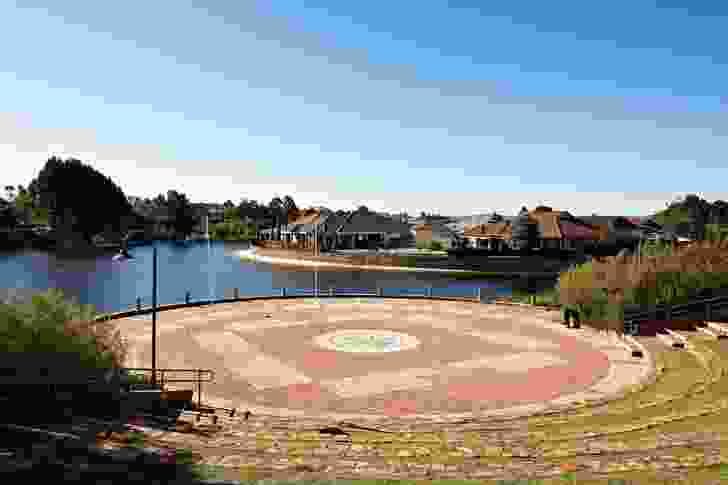 Woodlake is Ellenbrook’s first village. The amphitheatre was designed by Peter Carla.