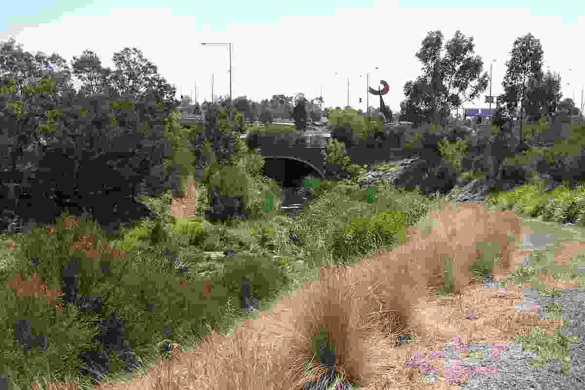 Zoë Metherell and the Australian Research Centre for Urban Ecology won for a comparative study of Melbourne's freeway planting designs. 