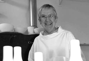 Gwyn Hanssen Pigott, potter.