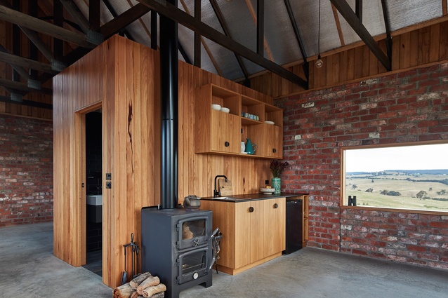 Nulla Vale House and Shed by MRTN Architects.