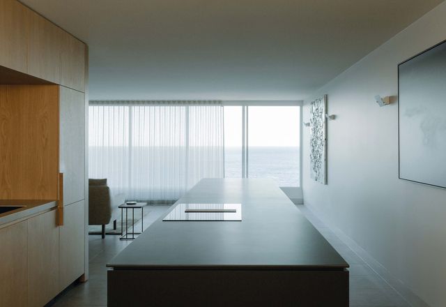 The renovation intensifies the immediacy of a dramatic ocean view.