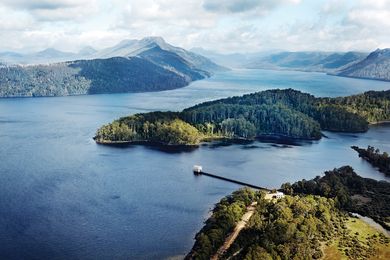 Pumphouse Point is divided into two buildings: The Pumphouse poised at the end of a jetty in Tasmanian wilderness, and The Shorehouse located on the lake’s shore.