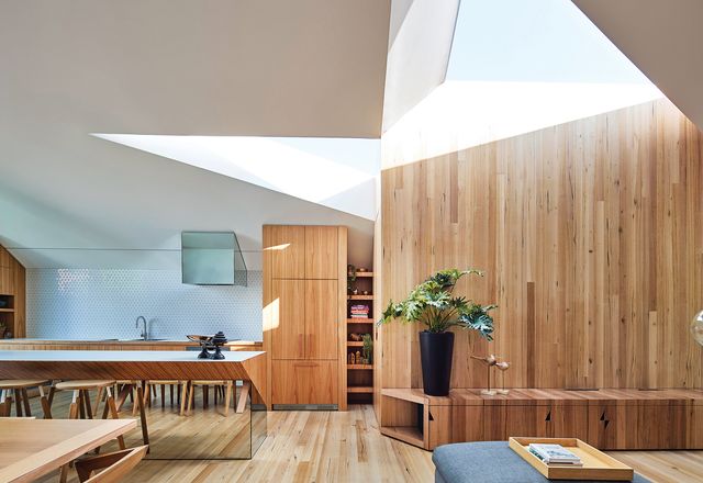 Twin skylights meet to form an abstract infinity symbol, which represents the owners’ relationship.