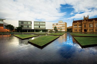 The law faculty square acts as a dynamic thoroughfare and a space for relaxation through the tight integration of lawn plinths and hardscape desire lines.