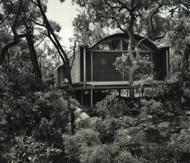 Ball-Eastaway house and studio, Glenorie, NSW, 1980-83. Assistants Graham Jahn and Rad Milatich; Alex Tzannes, site visits. Image: Anthony Browell.