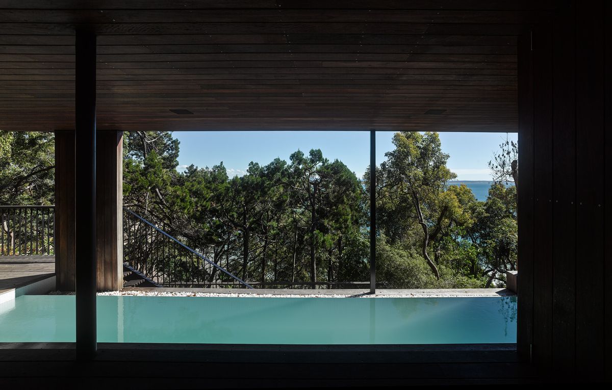 Light and shade House in Noosa ArchitectureAu