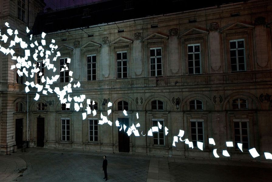 Paul Cocksedge, Bourrasque, 2011, electroluminescent material, 25x15m. Festival of Light, Lyon, France.