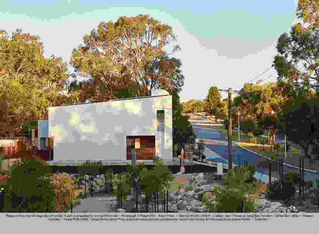 Designed by David Barr Architects, the Gen Y Demonstration Housing Project (2016) in Perth’s White Gum Valley is a prototype for a connected neighbourhood.