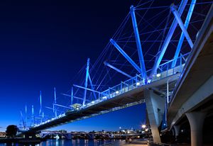 Kurilpa Bridge, Brisbane, by Cox Architecture/ Cox Rayner Architects.