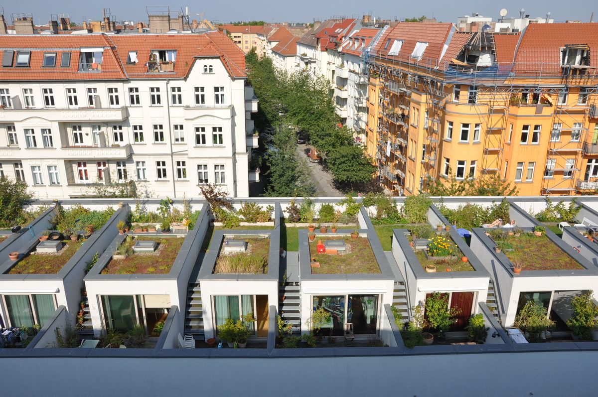 Learning from Berlin lessons for emerging collective housing