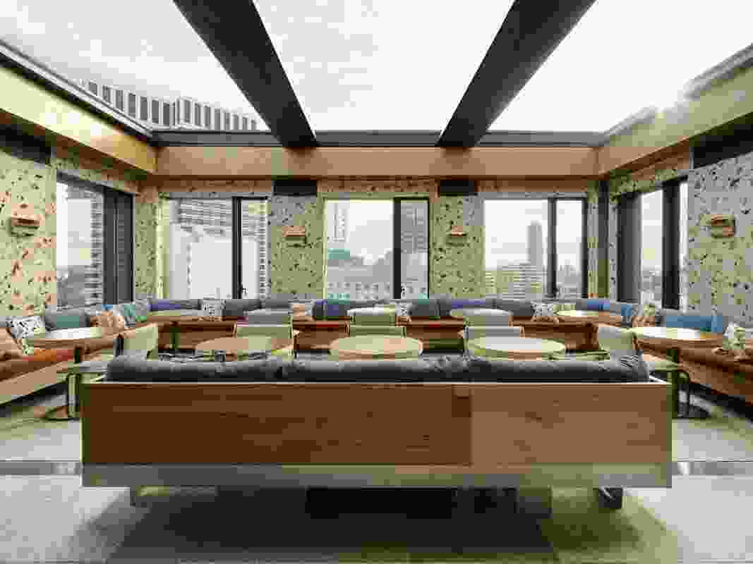 The two spacious terraces feature fully retractable ceilings.