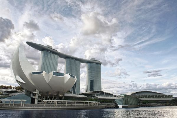 Marina Bay Sands Resort (2011) in Singapore by Safdie Architects.