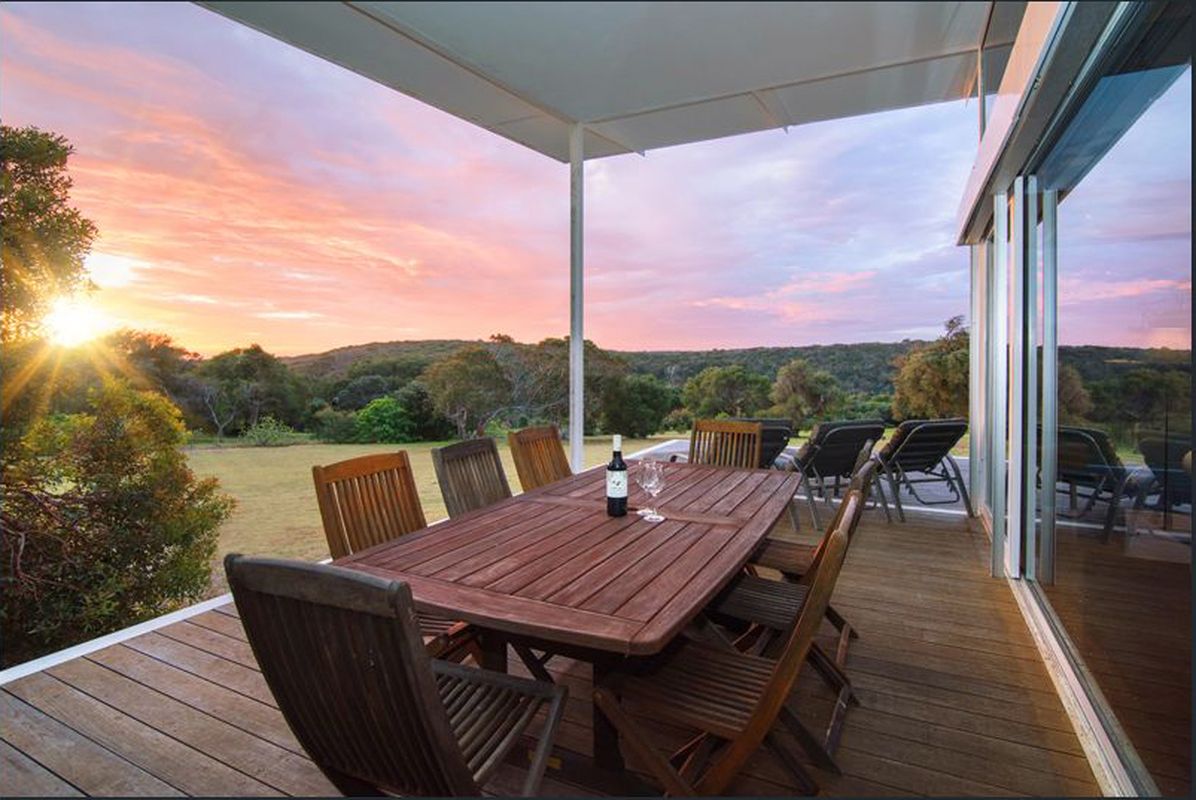 Kerry Hill’s Ooi House in Margaret River up for sale ArchitectureAu