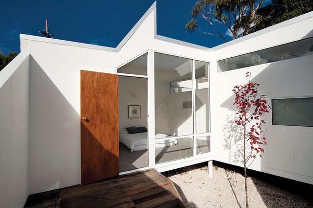 House Alteration and Addition under 200m² – Dual Court House by Bloxas.