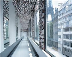 The Universe, 2006, by Gulumbu Yunupingu, as seen on the second floor corridor ceiling. Image: Philippe Ruault