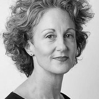 Elizabeth Farrelly