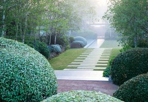 In Spirit Level’s design for Ooralba Estate in New South Wales’s Kangaroo Valley the stepped flagging and assymetrical axis create a sense of mystery.