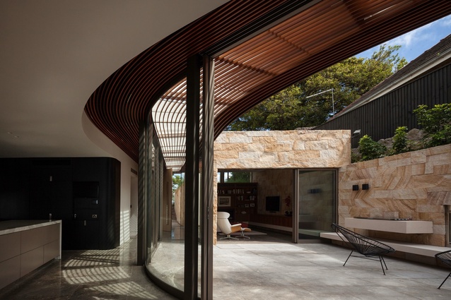 Whale Beach House by Shahe Simonian Architect (Zanazan).