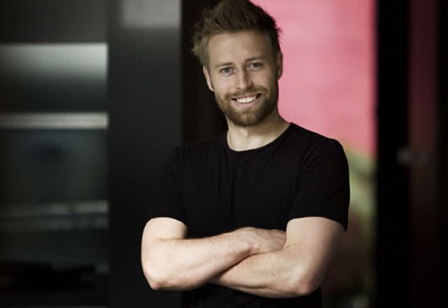 Simon Cookes.