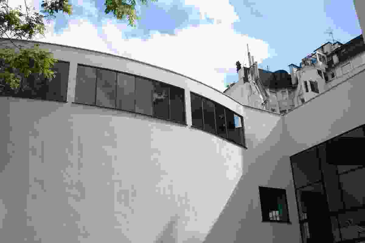 Le Corbusier's employed his signature ribbon windows at Maison La Roche.