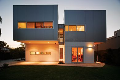 The form of the Dalkeith House is articulated to allow wind to penetrate deep into the house.