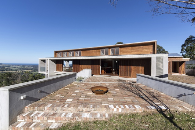 Mountainside House by Hill Thalis Architecture + Urban Projects.