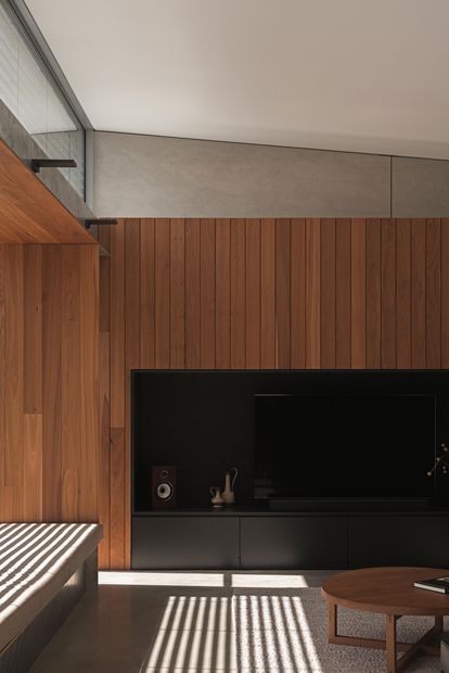 Integrated external shading at Forest Road House | ArchitectureAu