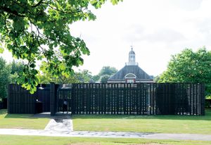Frida Escobedo’s pavilion is aligned to the Serpentine Gallery beyond.
