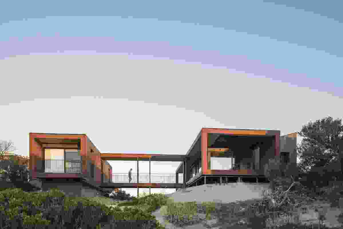 Karkalla Dunes by Max Pritchard Gunner Architects.