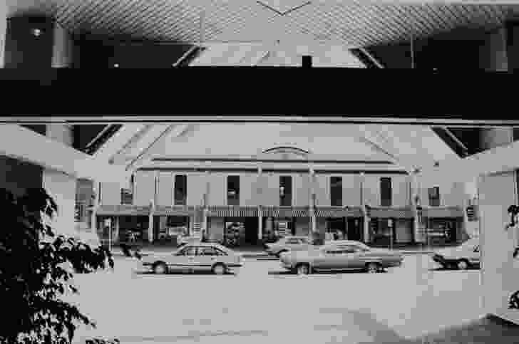 St. George's Terrace on Phillip Street circa 1987. (property Parramatta Tourist Centre Negs: P.C.C.)