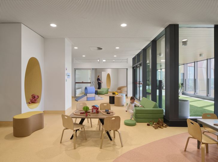 Multipurpose room for play and moments of respite.