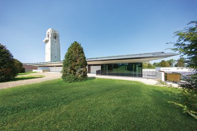 Implied geometries overlaid onto the landscape by Lutyens, uncovered using research by Hector Abrahams, informed the siting of the new building.