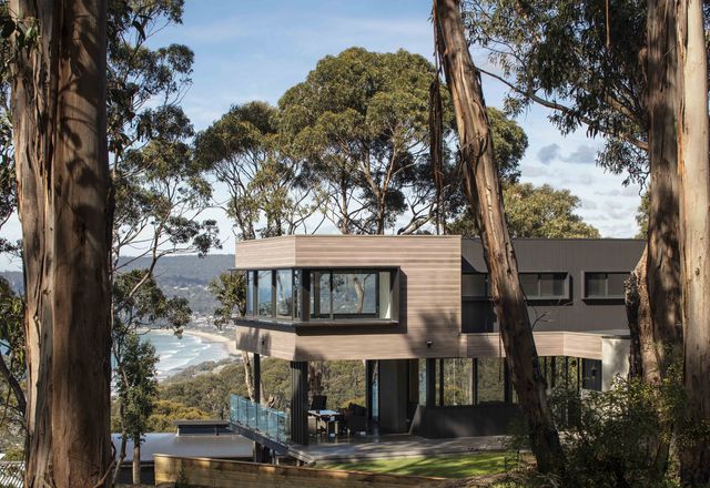 DecoClad V-groove aluminium cladding featured on house in Lorne, Victoria, finished in Decowood weathered timber.
