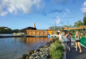 Access to and from the ferry terminals is enhanced by clear crossing points and visual clues along the riverside bike path, to minimize conflict between ferry passengers and cyclists.