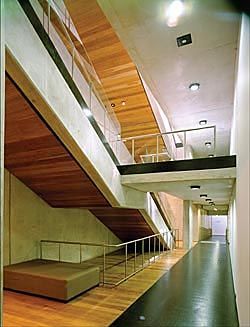 One of two
long stairs, which
connect the lower floors
at the building’s north
and south edges.Photography credits
01, 02, 04 John Gollings.
03, 05–07 Anthony
Browell.
