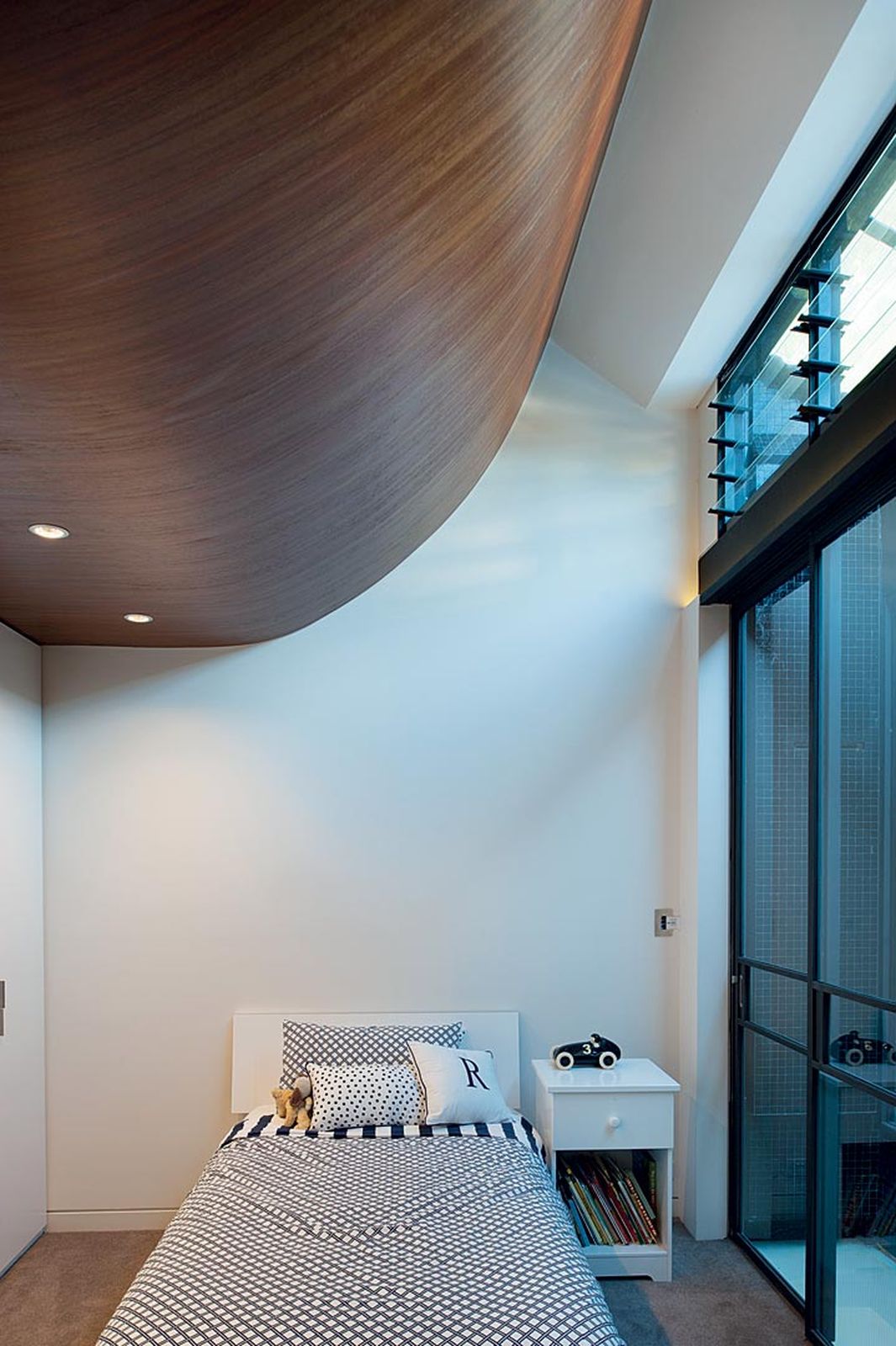 Upside-down and Back-to-front House | ArchitectureAu