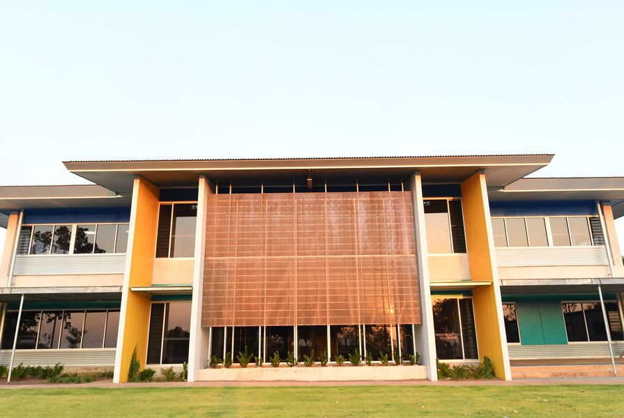 STEAM Building Darwin High School by Hully Liveris Design Company and Jackman Gooden Architects.