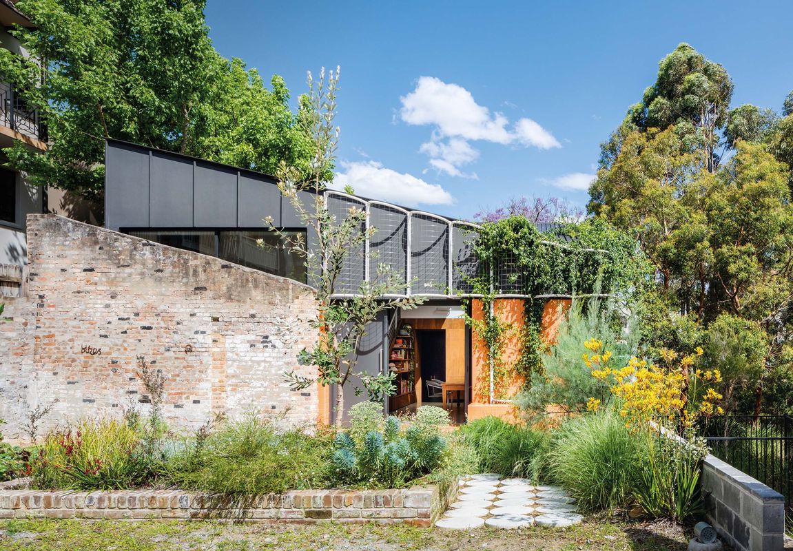 Melbourne home that explores its owner's experimental side