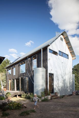 The Recyclable House in regional Victoria, designed and built by Quentin Irvine of Inquire Invent, uses both salvaged and new mainstream recyclable materials that have been screwed, nailed and (lead-free) soldered together to facilitate future dismantling, reusing and recycling.