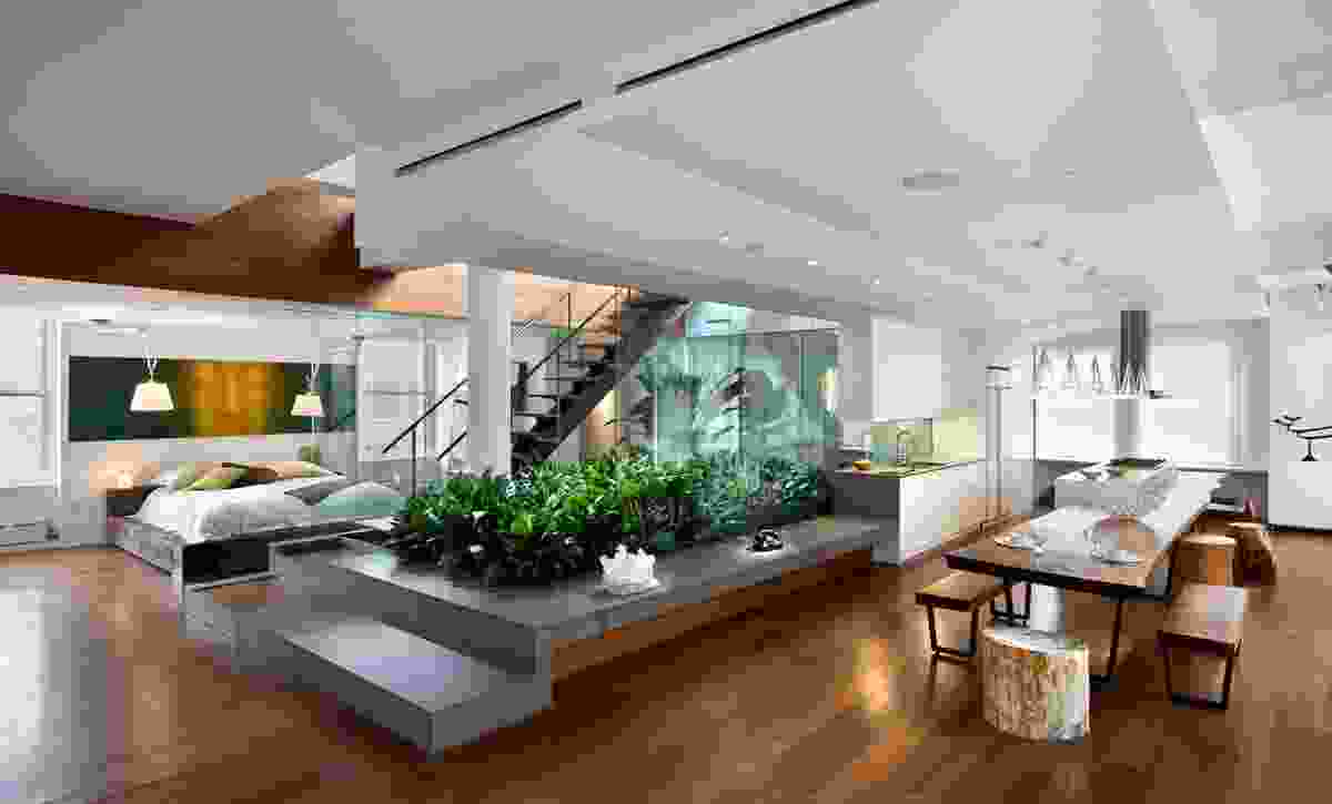 Broadway Penthouse (2008) by Joel Sanders Architect rethinks the urban garden with a planted interior ground plane leading to a roof terrace.
